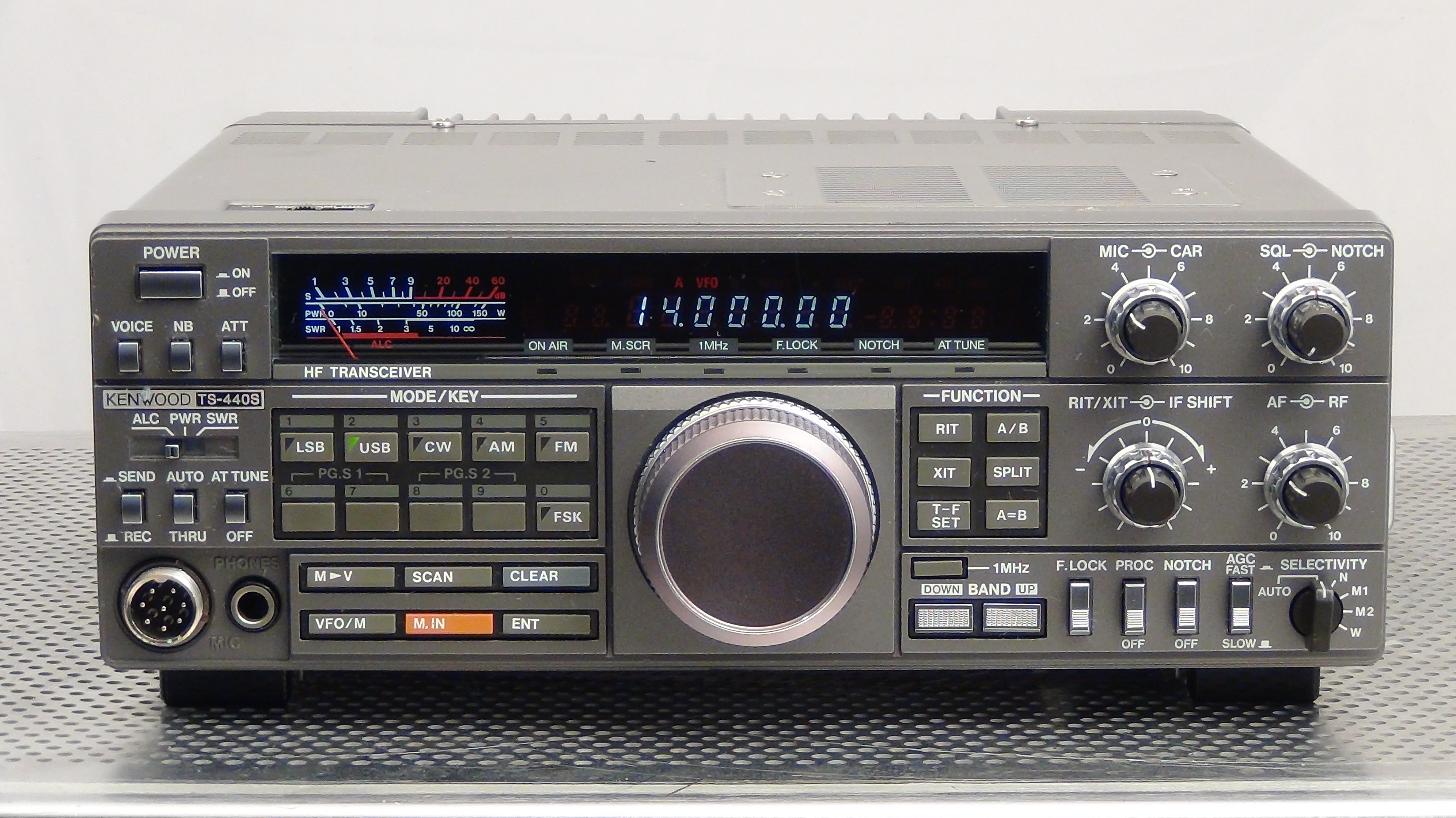 Kenwood TS440s Transceiver – Jahnke Electronics