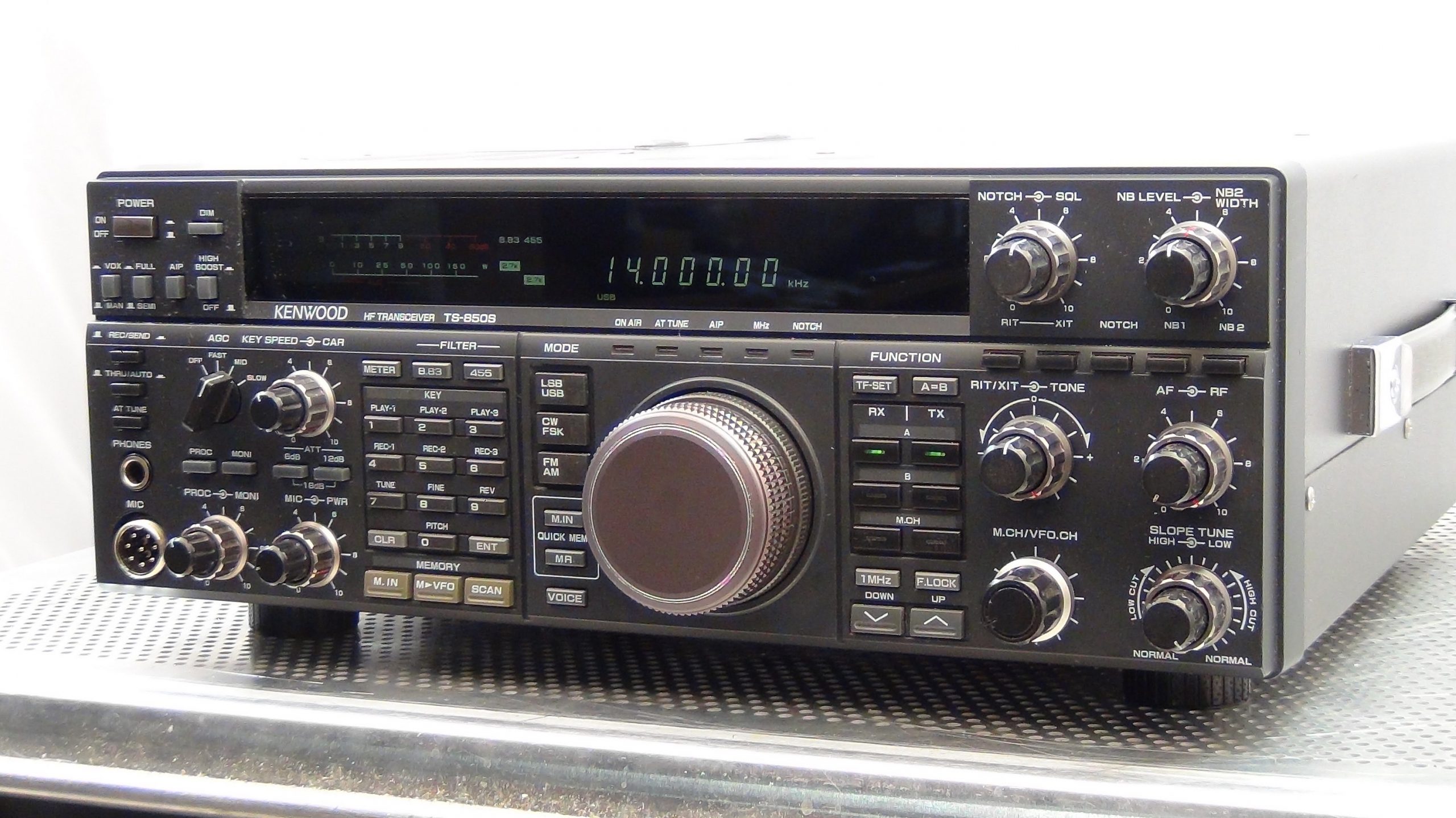 Kenwood TS-850SAT Transceiver – Jahnke Electronics