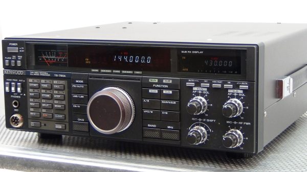 Kenwood TS-790 Transceiver – Jahnke Electronics