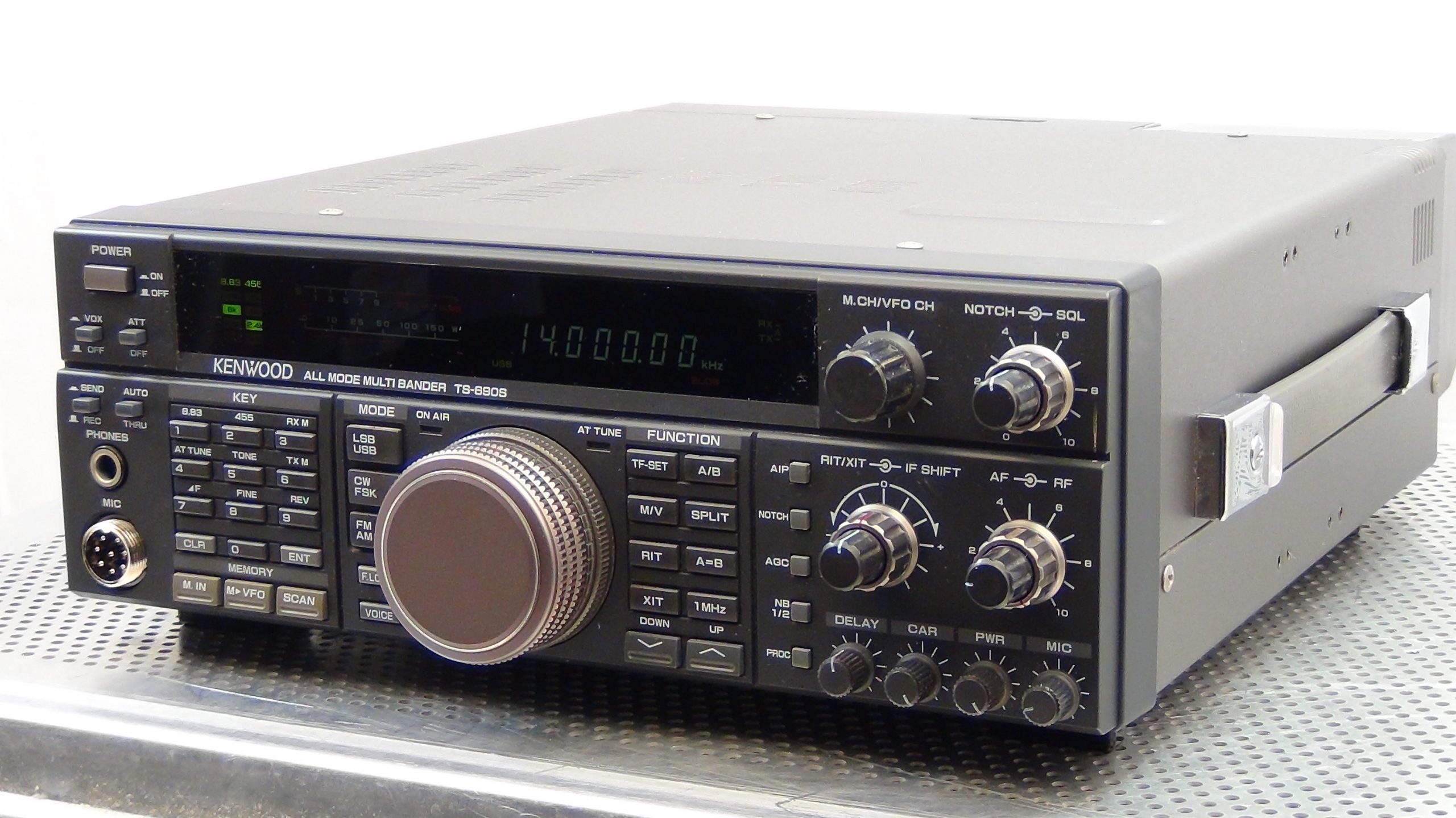 Kenwood TS-690S Transceiver – Jahnke Electronics