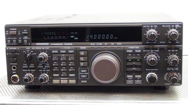 Kenwood TS-850SAT Transceiver - Image 2