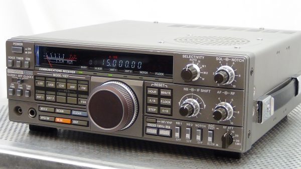 Kenwood R-5000 Receiver - Extremely Nice !!