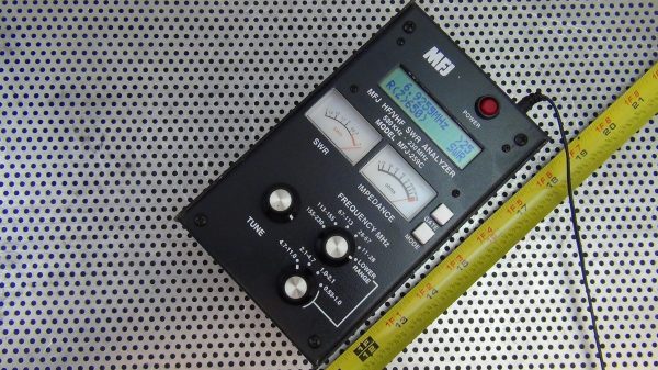 MFJ HF/VHF SWR Analyzer - Model MFJ-259C