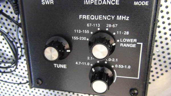 MFJ HF/VHF SWR Analyzer - Model MFJ-259C - Image 4