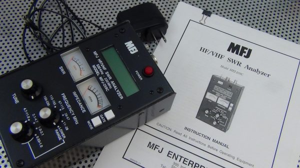 MFJ HF/VHF SWR Analyzer - Model MFJ-259C - Image 2