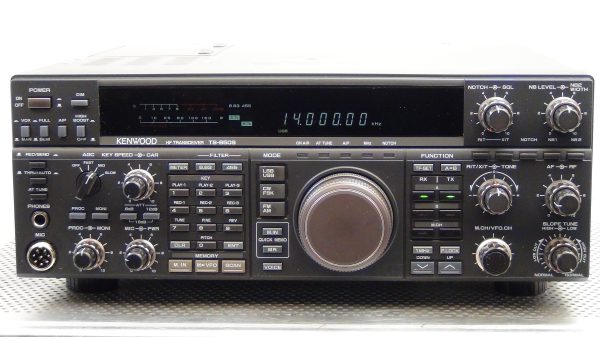 Kenwood TS-850SAT Transceiver - Image 2