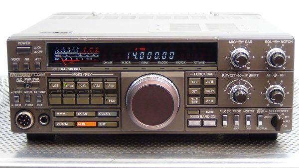 Kenwood TS440s Transceiver / Excellent No Dots / No Keybounce